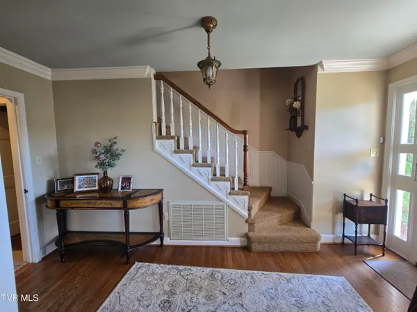 $599,000 | 570 Valley Drive, Bristol, VA 24201