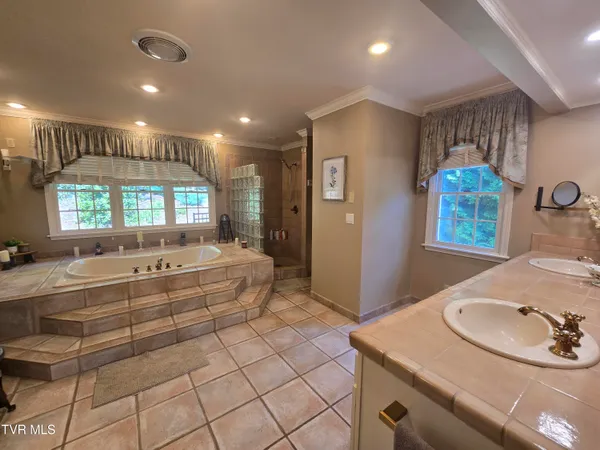 $599,000 | 570 Valley Drive, Bristol, VA 24201