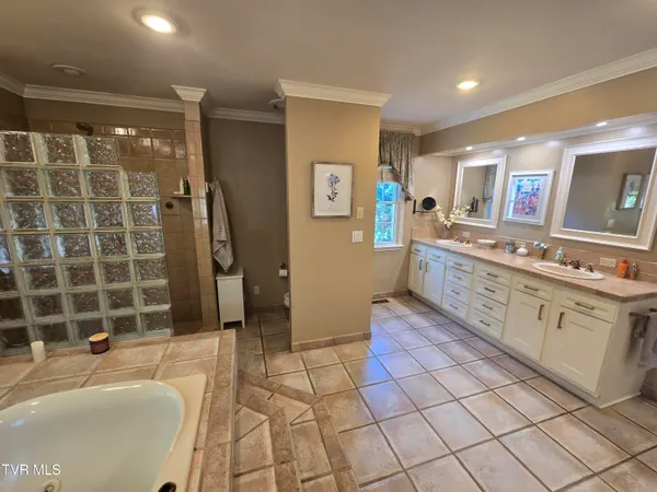 $599,000 | 570 Valley Drive, Bristol, VA 24201