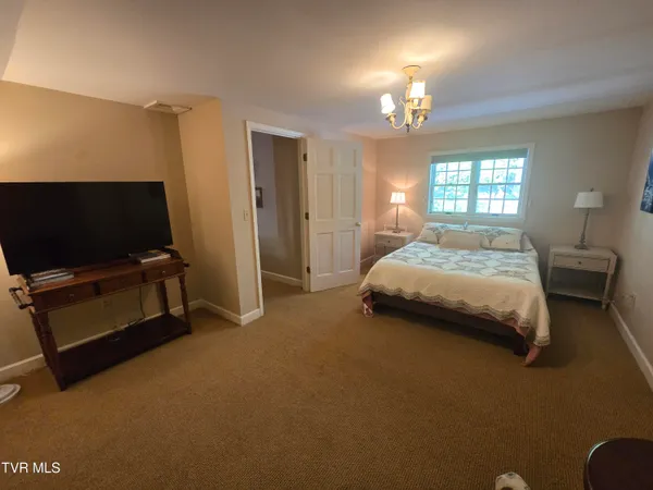 $599,000 | 570 Valley Drive, Bristol, VA 24201