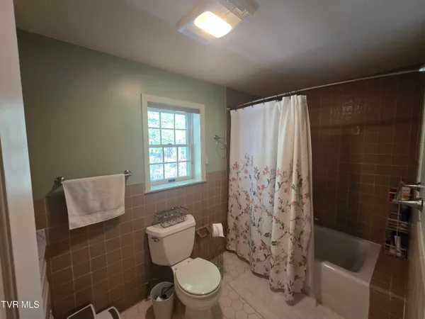 $599,000 | 570 Valley Drive, Bristol, VA 24201