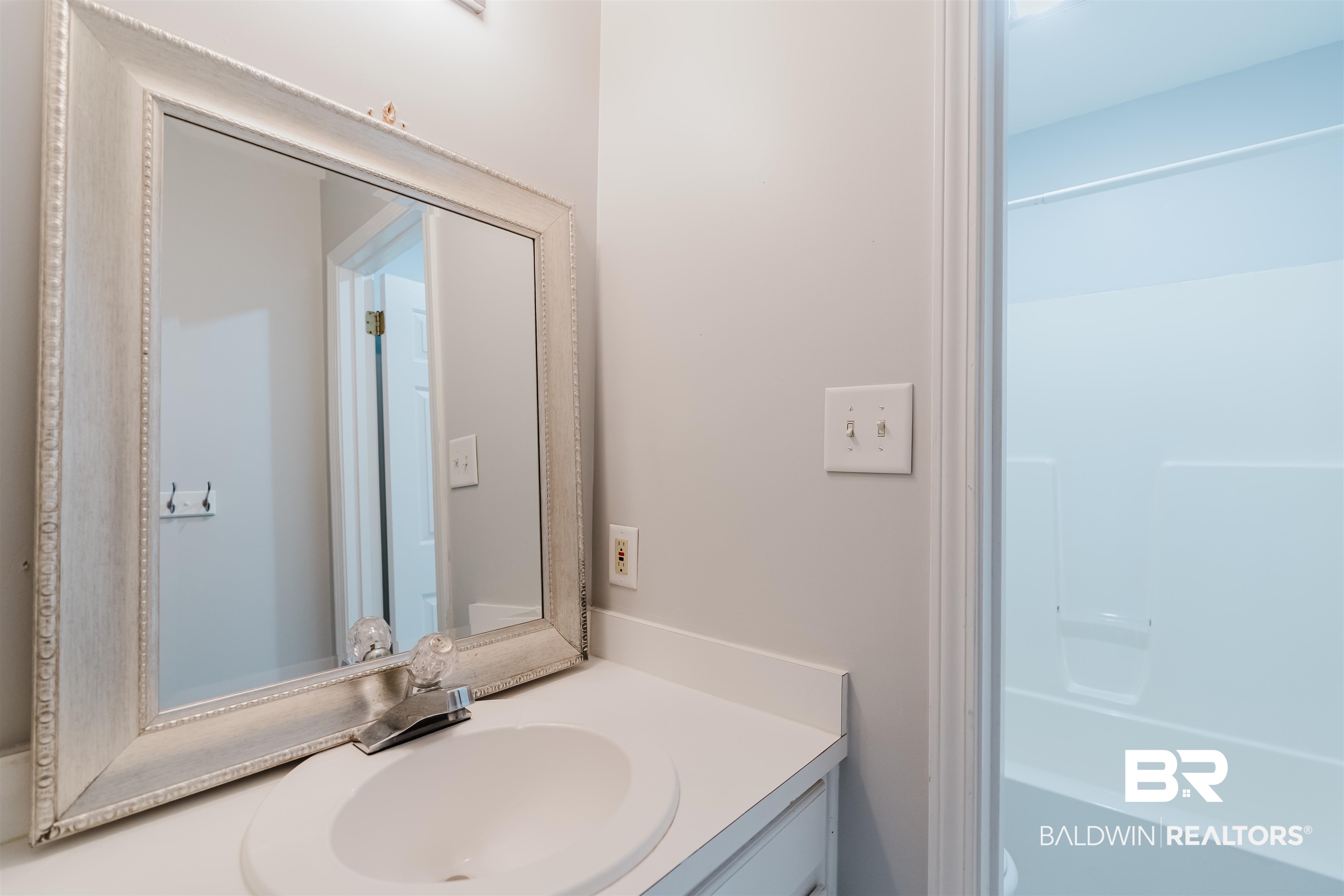 20460 Bishop Road Fairhope, AL 36532 - Photo 22 of 41 Bathroom with vanity