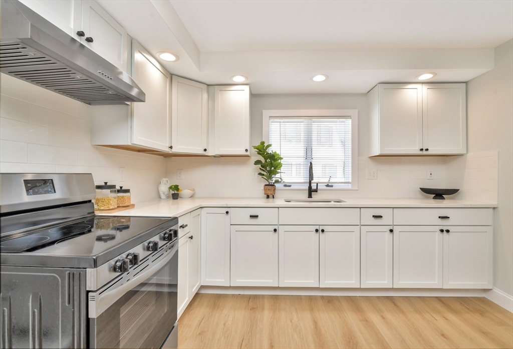 46 Loring Street Lawrence, MA 01843 - Photo 14 of 35