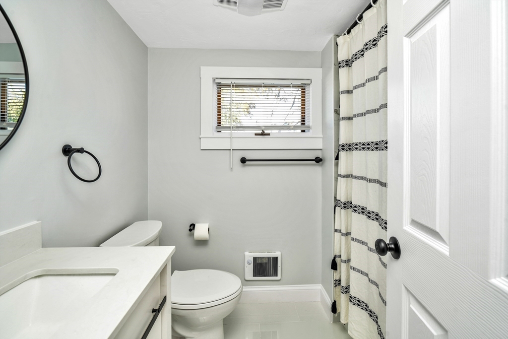 46 Loring Street Lawrence, MA 01843 - Photo 31 of 35