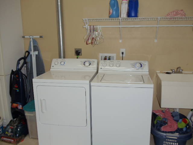 1624 Meadows Road Vinton, VA 24179 - Photo 26 of 30 a utility room with dryer and washer