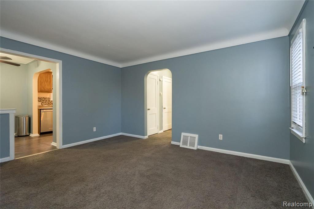 21986 Moross Road Grosse Pointe, MI 48236 - Photo 16 of 49
