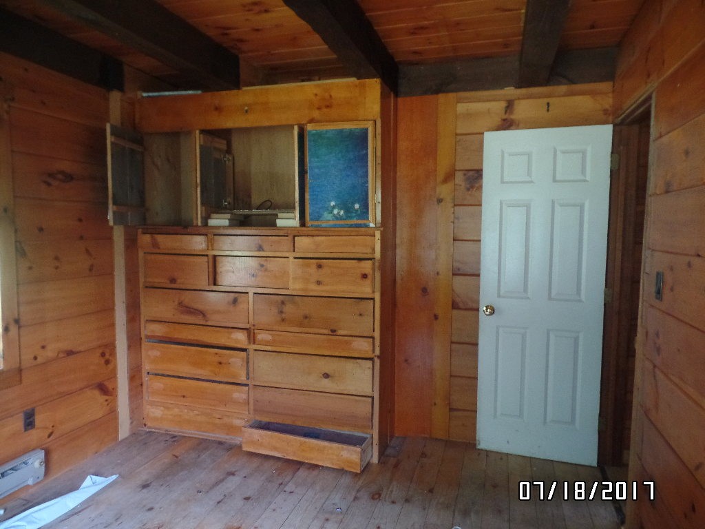 425 Queen Lake Road Phillipston, MA 01331 - Photo 4 of 11 Gallery Image 4