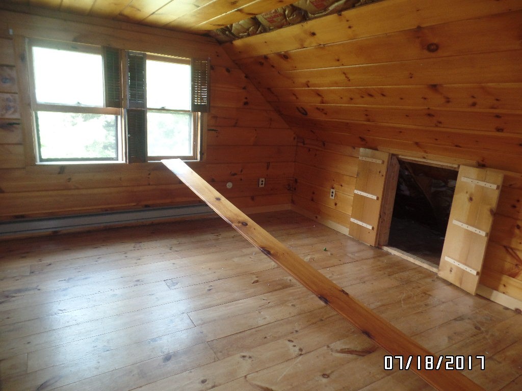 425 Queen Lake Road Phillipston, MA 01331 - Photo 6 of 11 Gallery Image 6