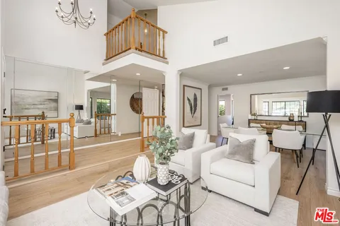 $1,625,000 | 13033 West Magnolia Boulevard, Sherman Oaks, CA 91423