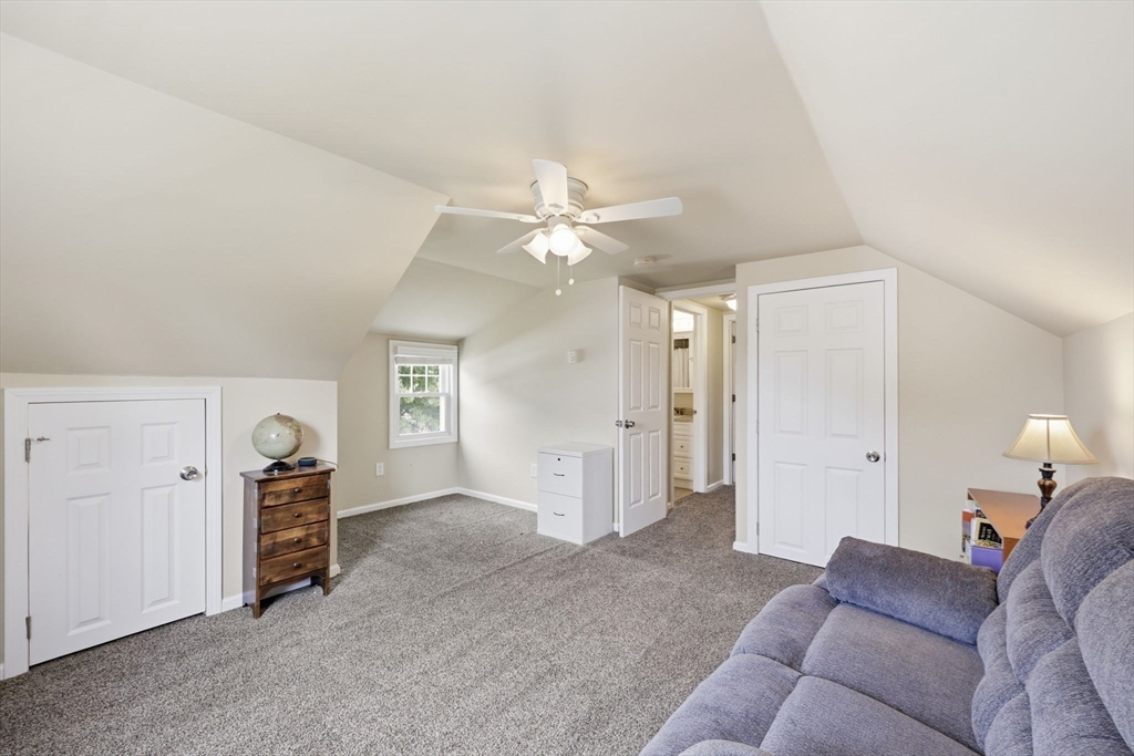 271 Wildermere Street Chicopee, MA 01020 - Photo 26 of 41