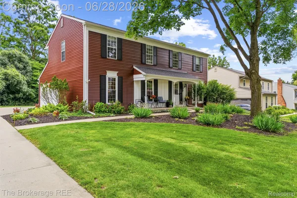 $399,900 | 5539 Brompton Court, West Bloomfield, MI 48322