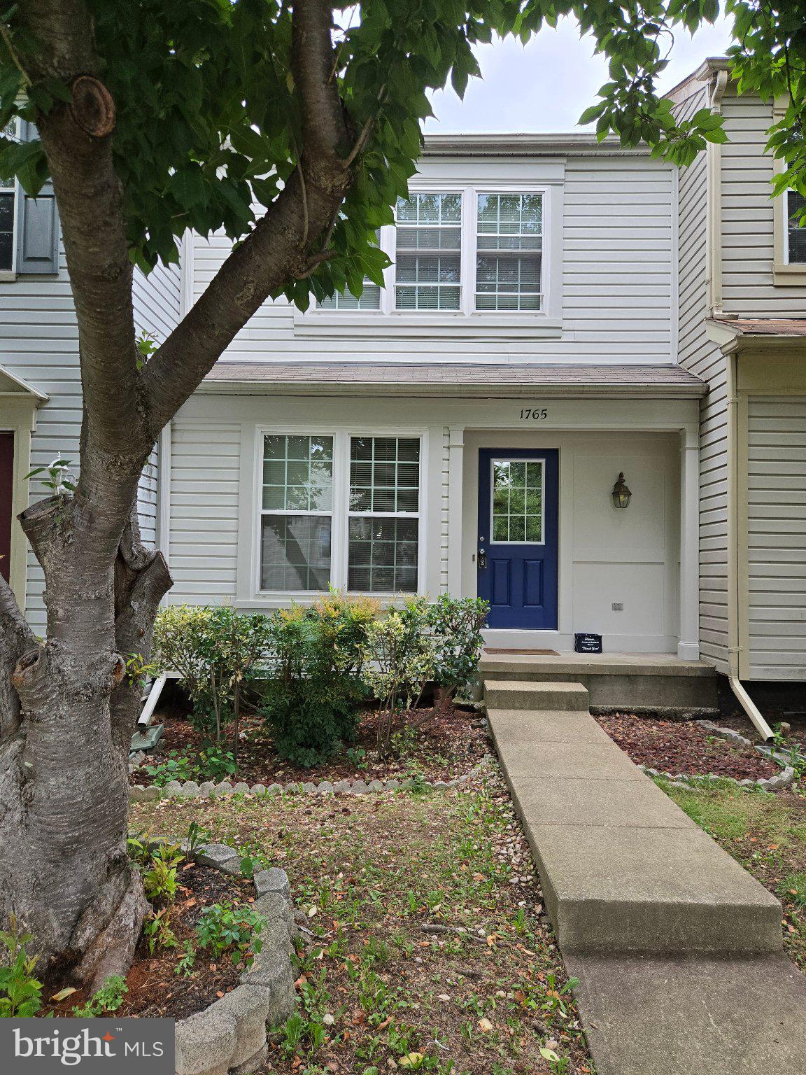 1765 Rochelle Court Woodbridge, VA 22192 - Photo 31 of 34 Charming home with inviting entrance.