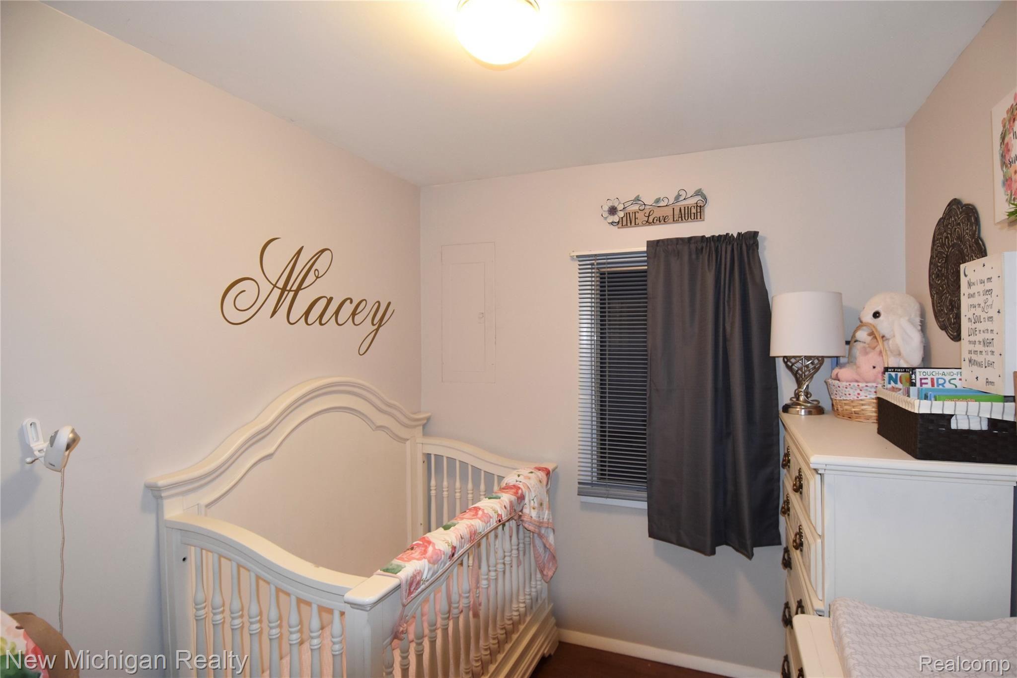 7400 Bennett Lake Road Fenton, MI 48430 - Photo 17 of 24 CF4DF095-4FF7-4C78-B7E1-91D412B41FF7.jpeg