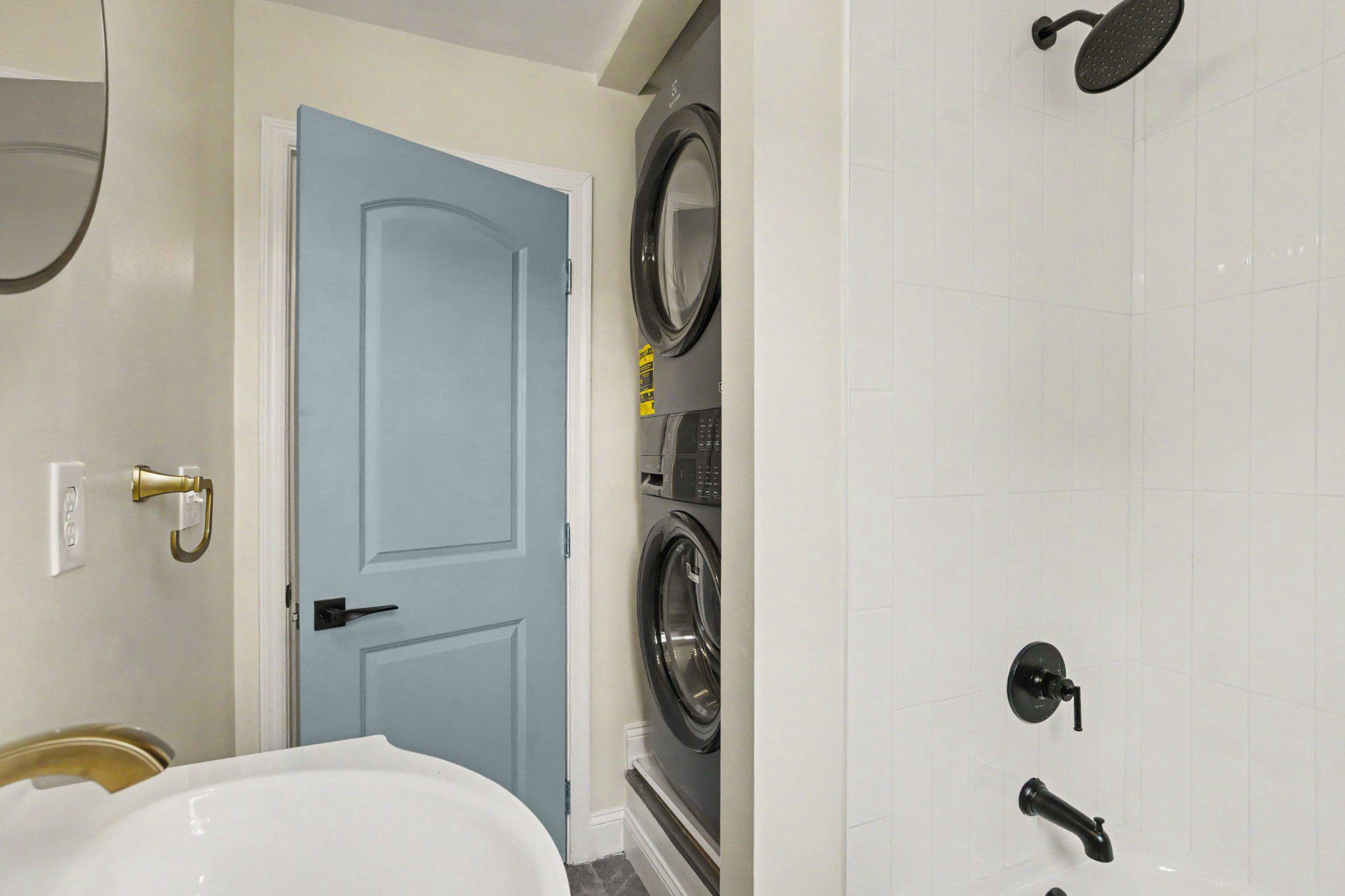 1635 Walterswood Road Baltimore, MD 21239 - Photo 18 of 33 2nd Fl. bath w/ convenient stacked laundry suite
