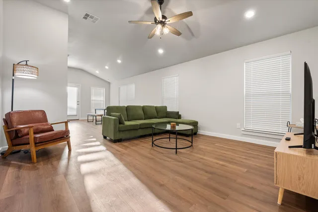 $2,199 | 2166 Langford Avenue, Lubbock, TX 79407