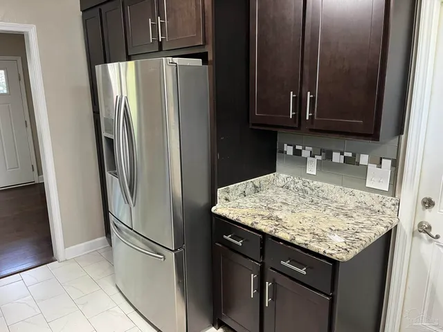 $2,275 | 104 Navarre Street, Gulf Breeze, FL 32561