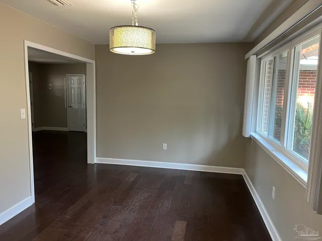 $2,275 | 104 Navarre Street, Gulf Breeze, FL 32561