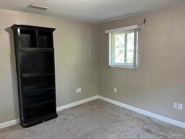 $2,275 | 104 Navarre Street, Gulf Breeze, FL 32561