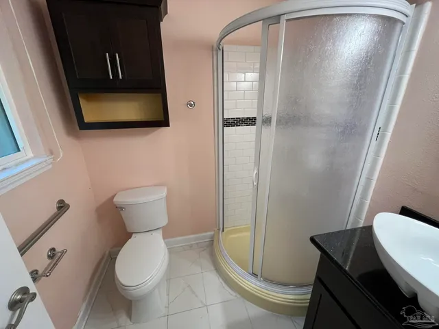 $2,275 | 104 Navarre Street, Gulf Breeze, FL 32561