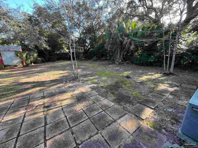 $2,275 | 104 Navarre Street, Gulf Breeze, FL 32561