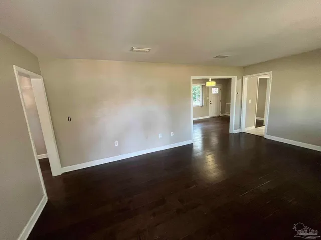 $2,275 | 104 Navarre Street, Gulf Breeze, FL 32561