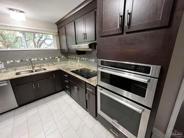 $2,275 | 104 Navarre Street, Gulf Breeze, FL 32561