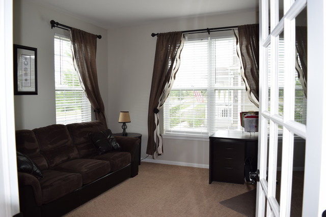 268 Monument Road Elgin, IL 60124 - Photo 14 of 25