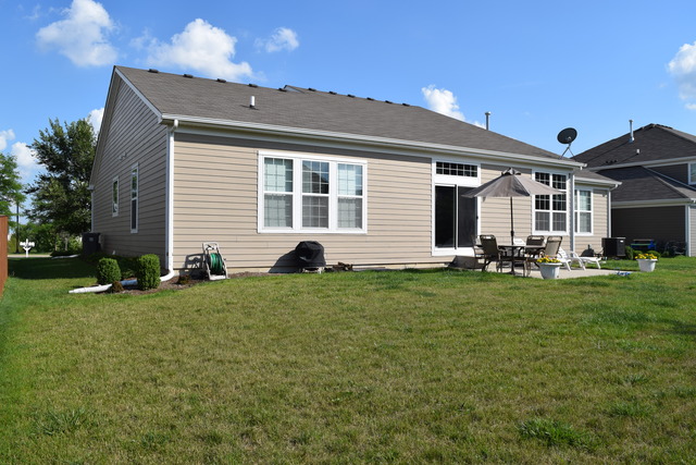 268 Monument Road Elgin, IL 60124 - Photo 22 of 25