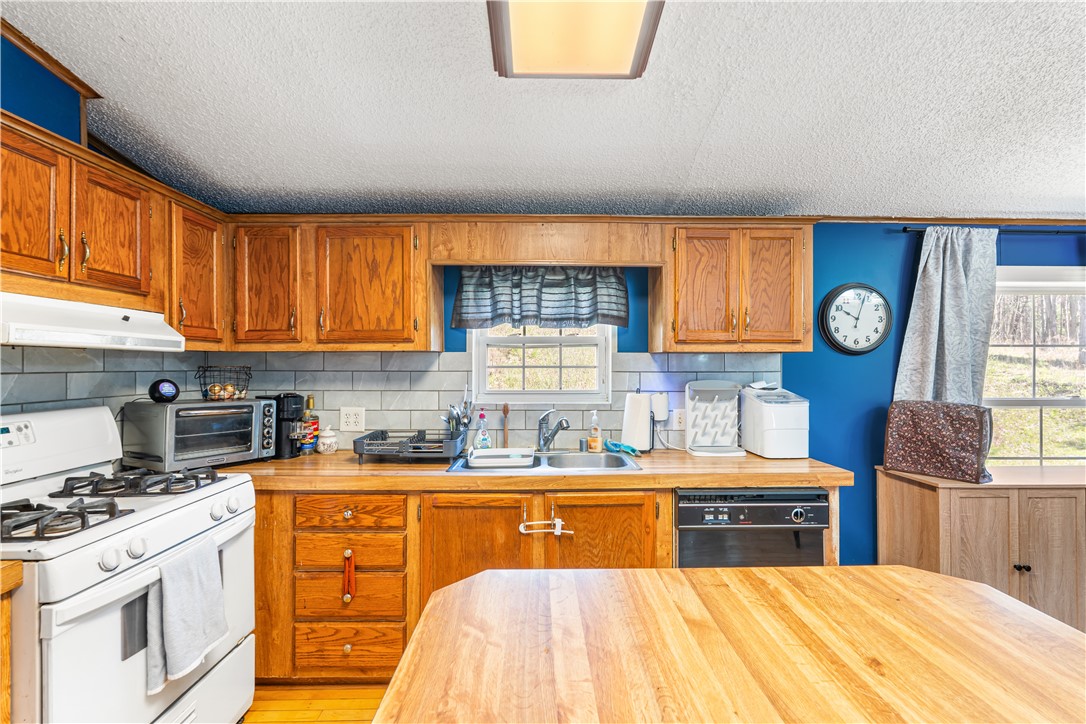2231 Wearkley Road Wayland, NY 14572 - Photo 9 of 44
