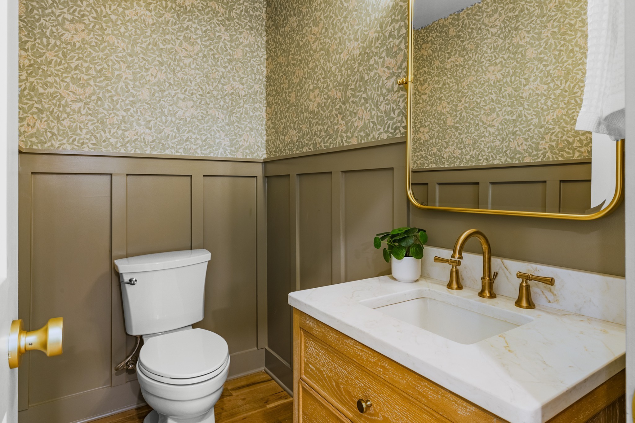 1629 Cairo Road Gallatin, TN 37066 - Photo 20 of 61 a bathroom with a sink and a toilet