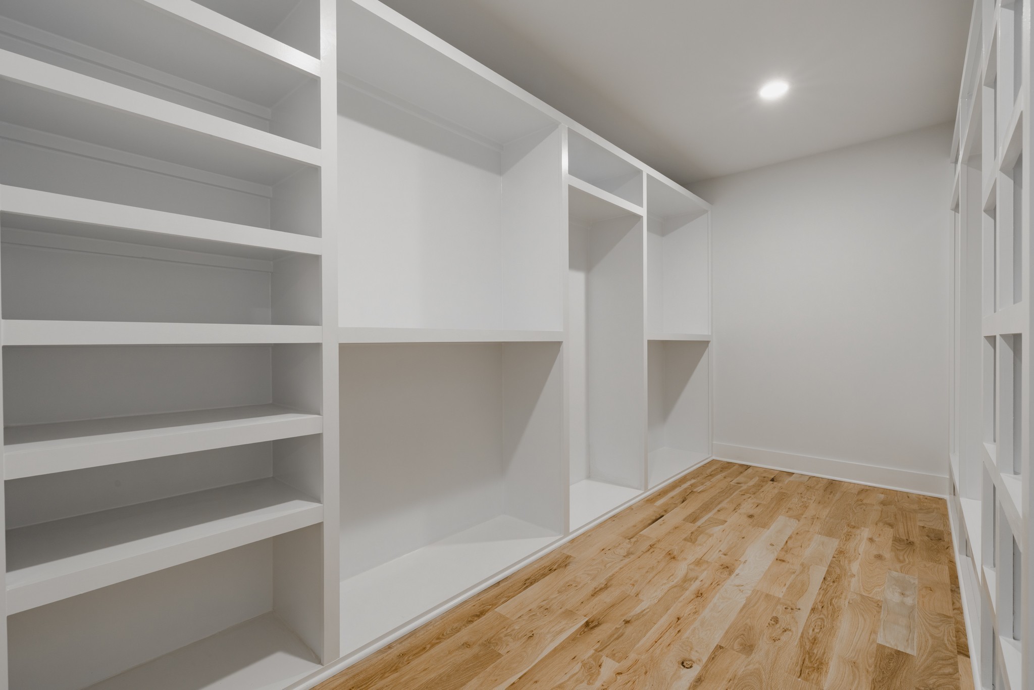 1629 Cairo Road Gallatin, TN 37066 - Photo 33 of 61 a view of a room with empty racks