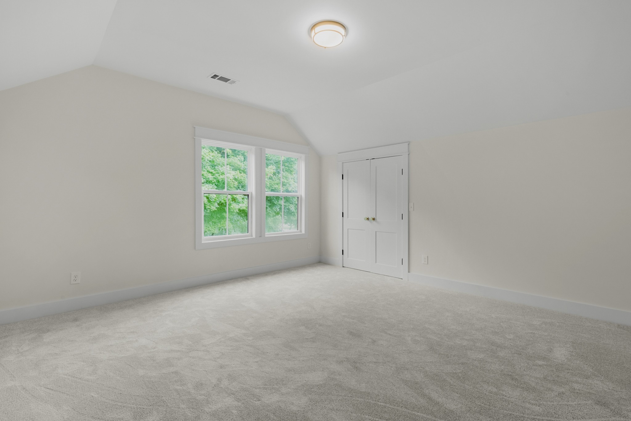 1629 Cairo Road Gallatin, TN 37066 - Photo 46 of 61 an empty room with windows and closet