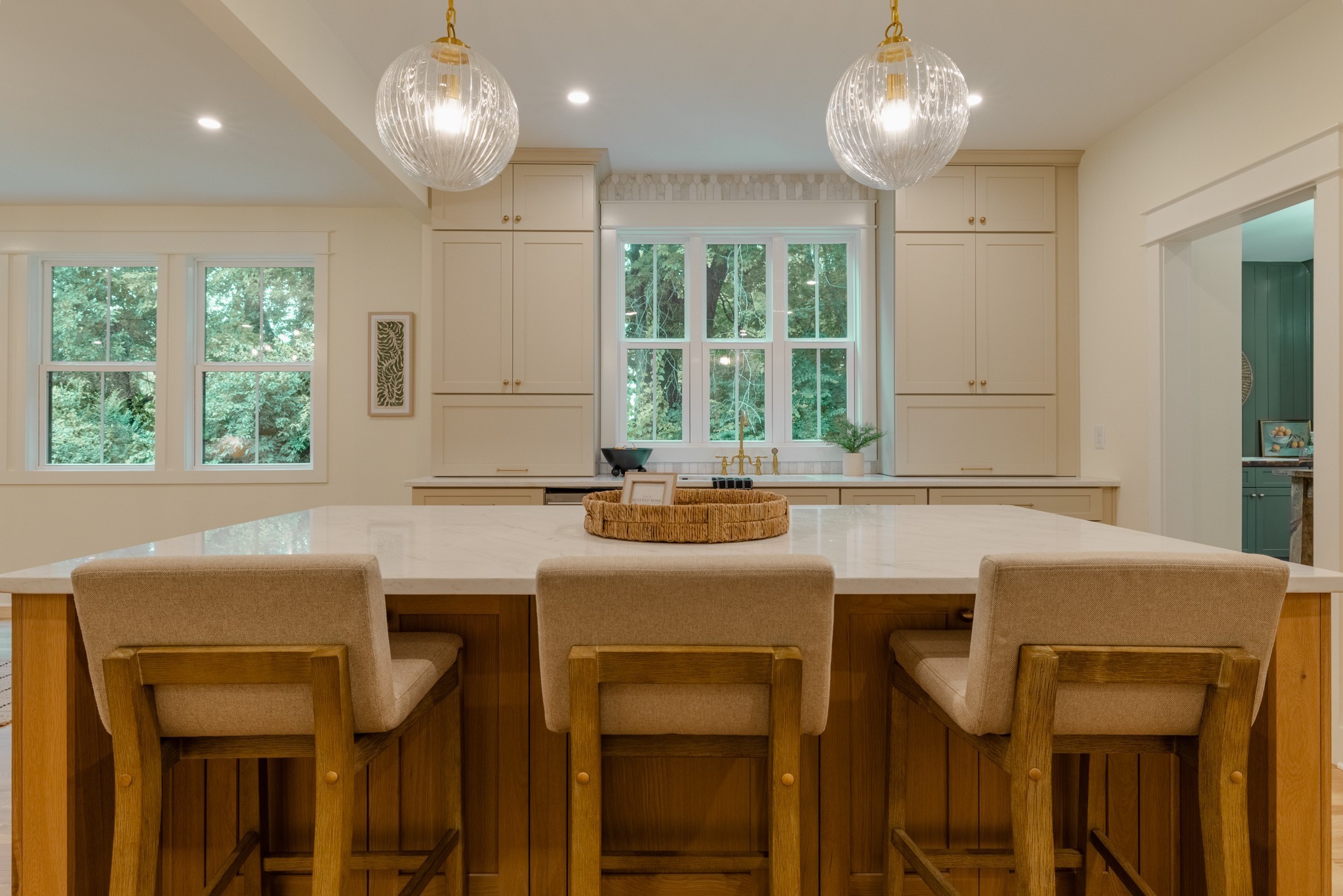 1629 Cairo Road Gallatin, TN 37066 - Photo 9 of 61 a kitchen with a table chairs sink and cabinets