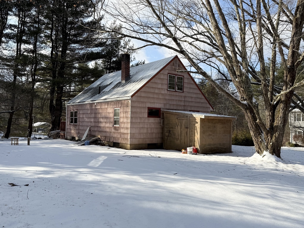 58 Arnold Road Sturbridge, MA 01518 - Photo 4 of 25