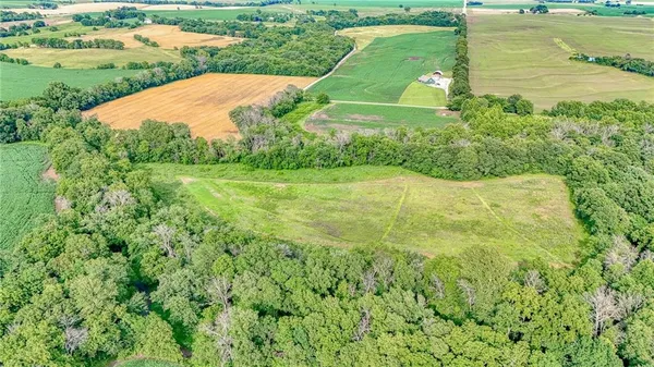 $850,000 | 18306 Ozark Lane, Higginsville, MO 64037