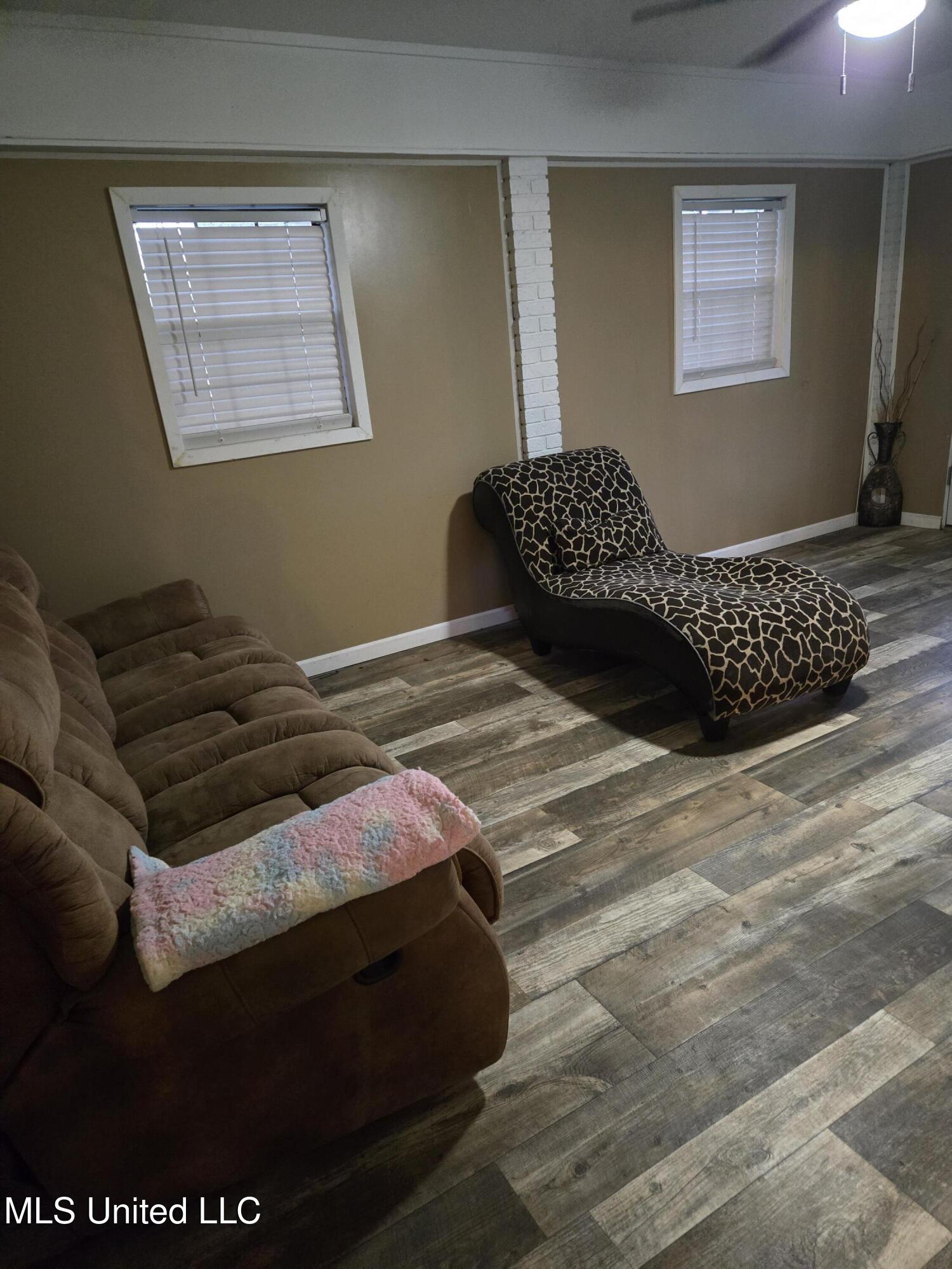 4184 Old Hillsboro Road Forest, MS 39074 - Photo 3 of 17 Family Room
