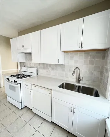 $2,200 | 100 Vandewater Street, Unit 2, Providence, RI 02908