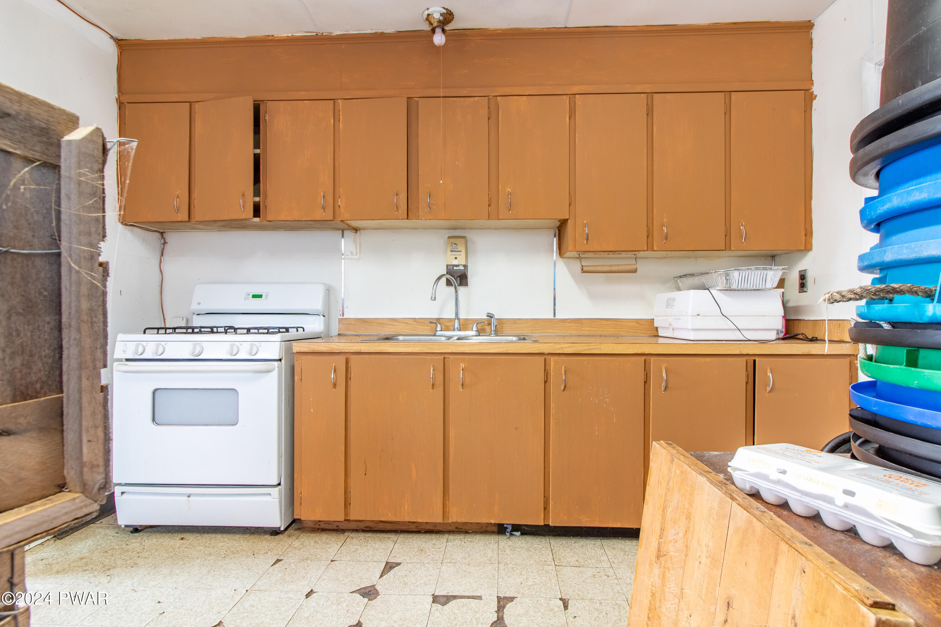 69 East Sterling Road Newfoundland, PA 18445 - Photo 40 of 57