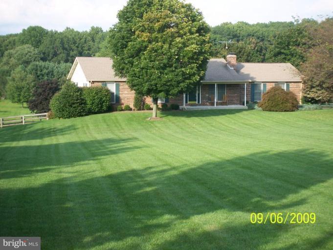 Newer Ranch Style Home!