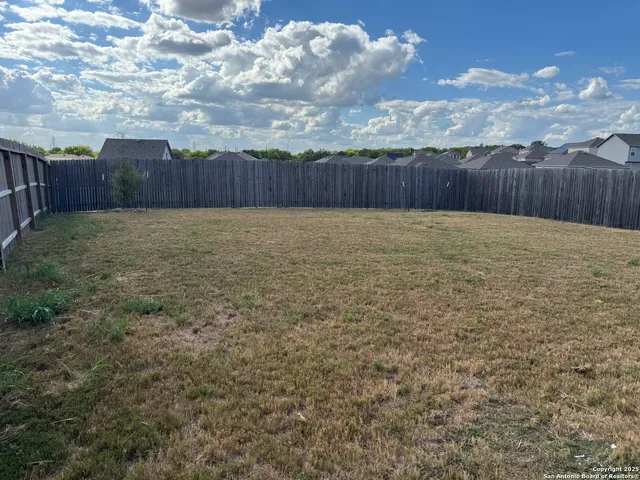 $1,800 | 7507 Capstone Ridge, San Antonio, TX 78244