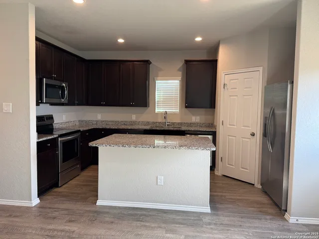 $1,800 | 7507 Capstone Ridge, San Antonio, TX 78244