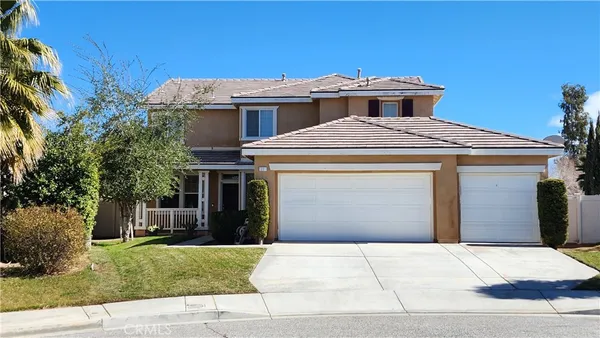 $2,900 | 13311 Falena Court, Victorville, CA 92392