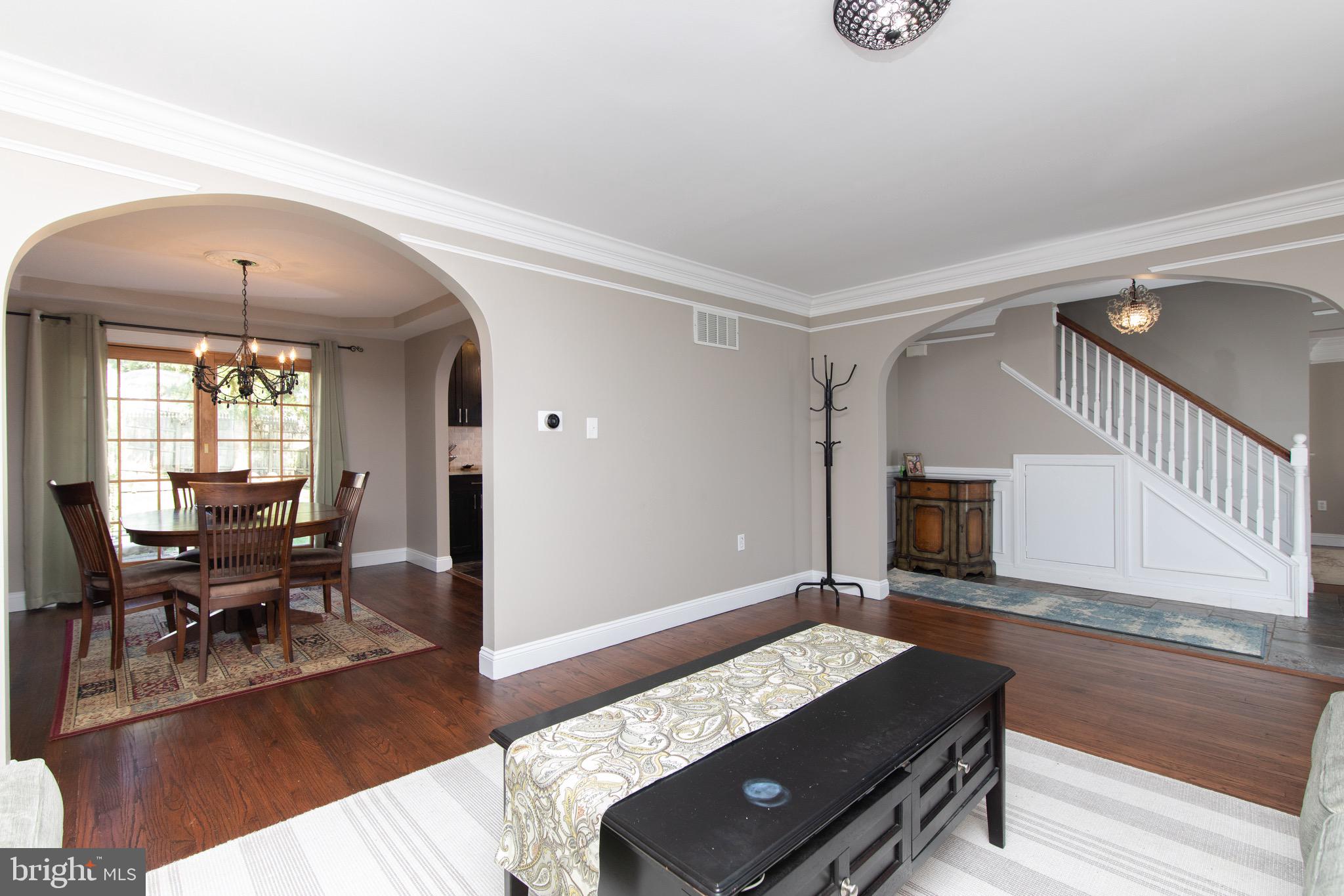 105 Forest Road Cherry Hill, NJ 08034 - Photo 6 of 39 Living Room