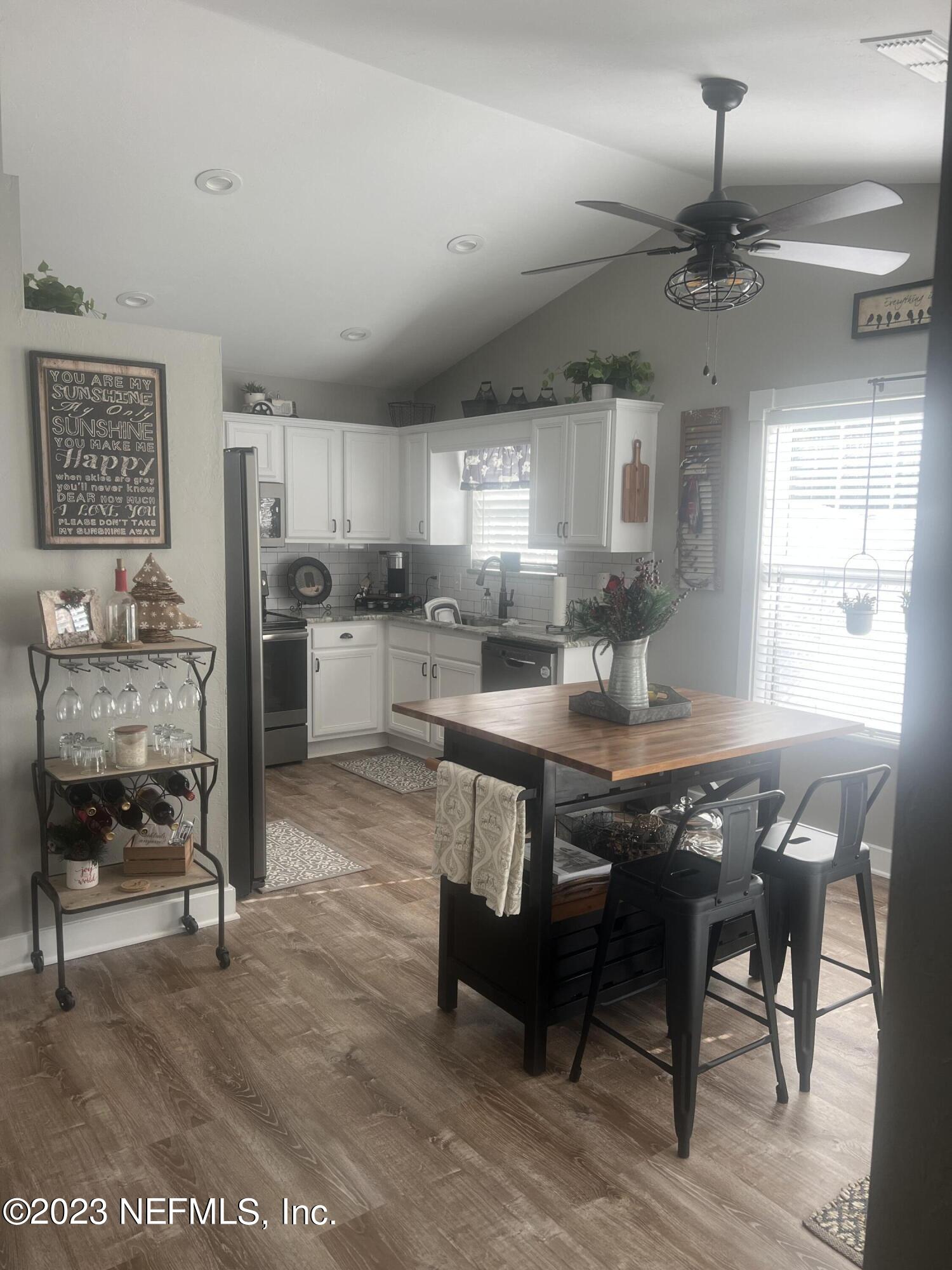 4244 Hickory Street Macclenny, FL 32063 - Photo 13 of 42 Dining/Kitchen