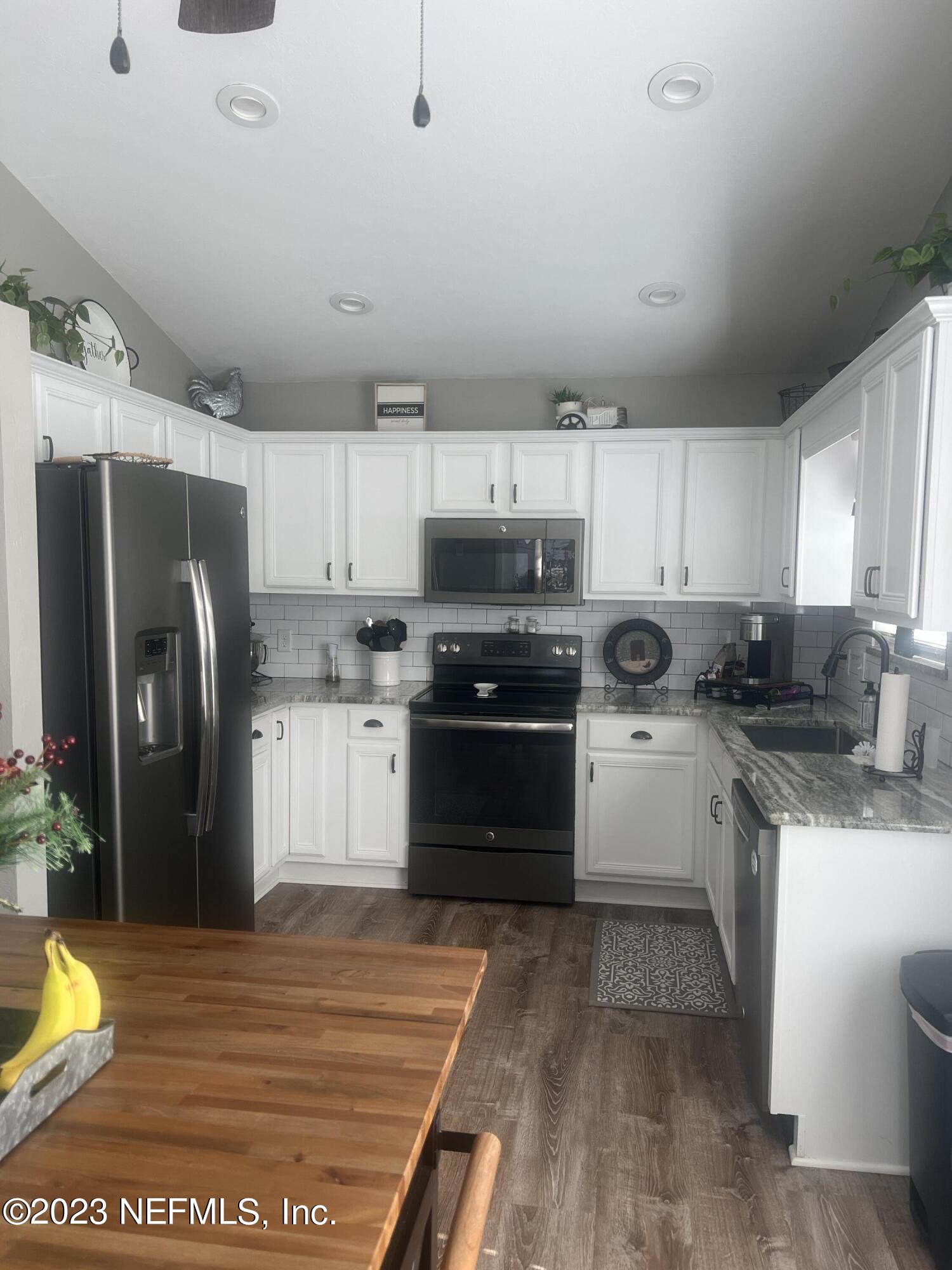 4244 Hickory Street Macclenny, FL 32063 - Photo 14 of 42 Kitchen