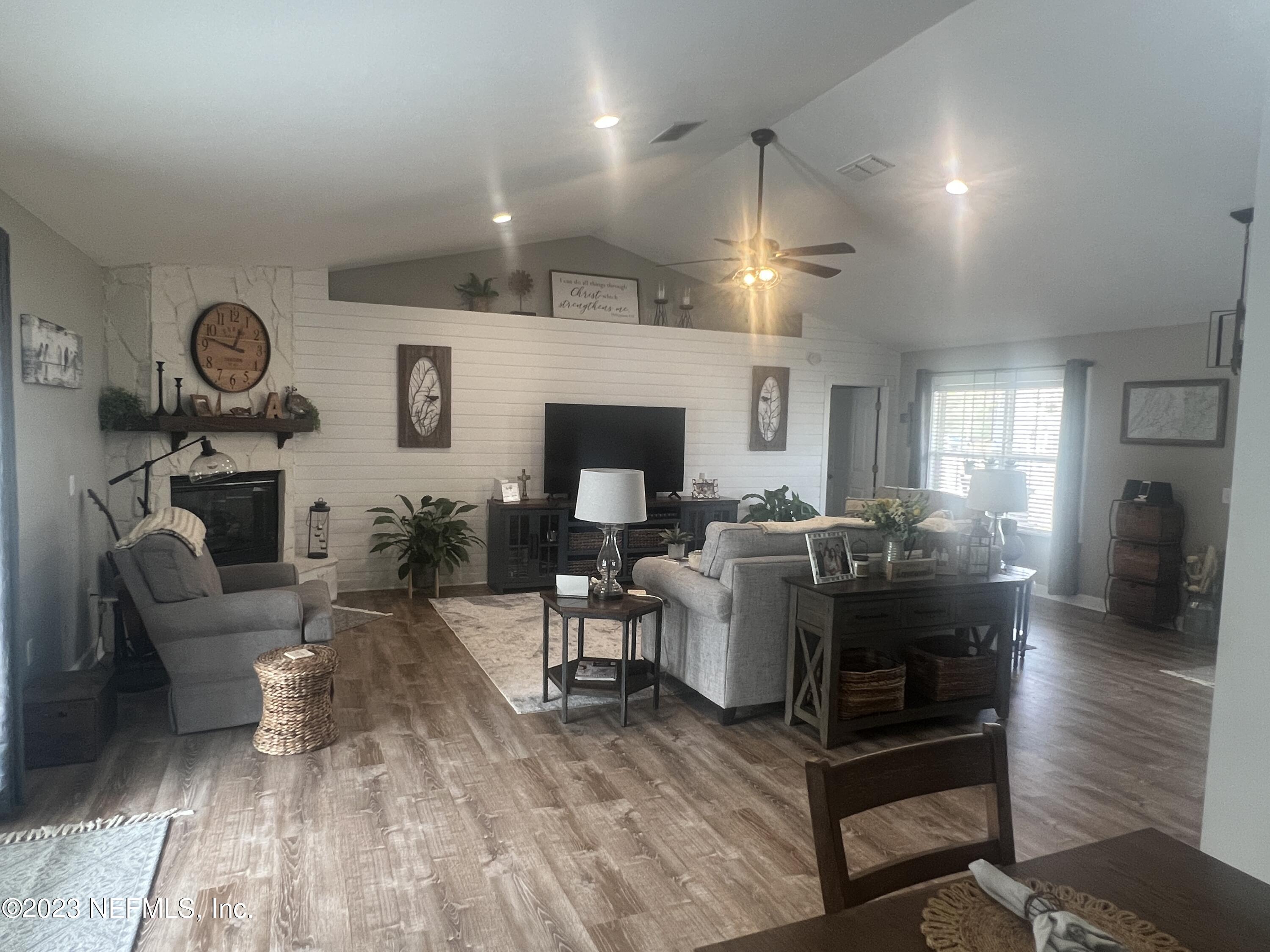 4244 Hickory Street Macclenny, FL 32063 - Photo 10 of 42 avery great room 3