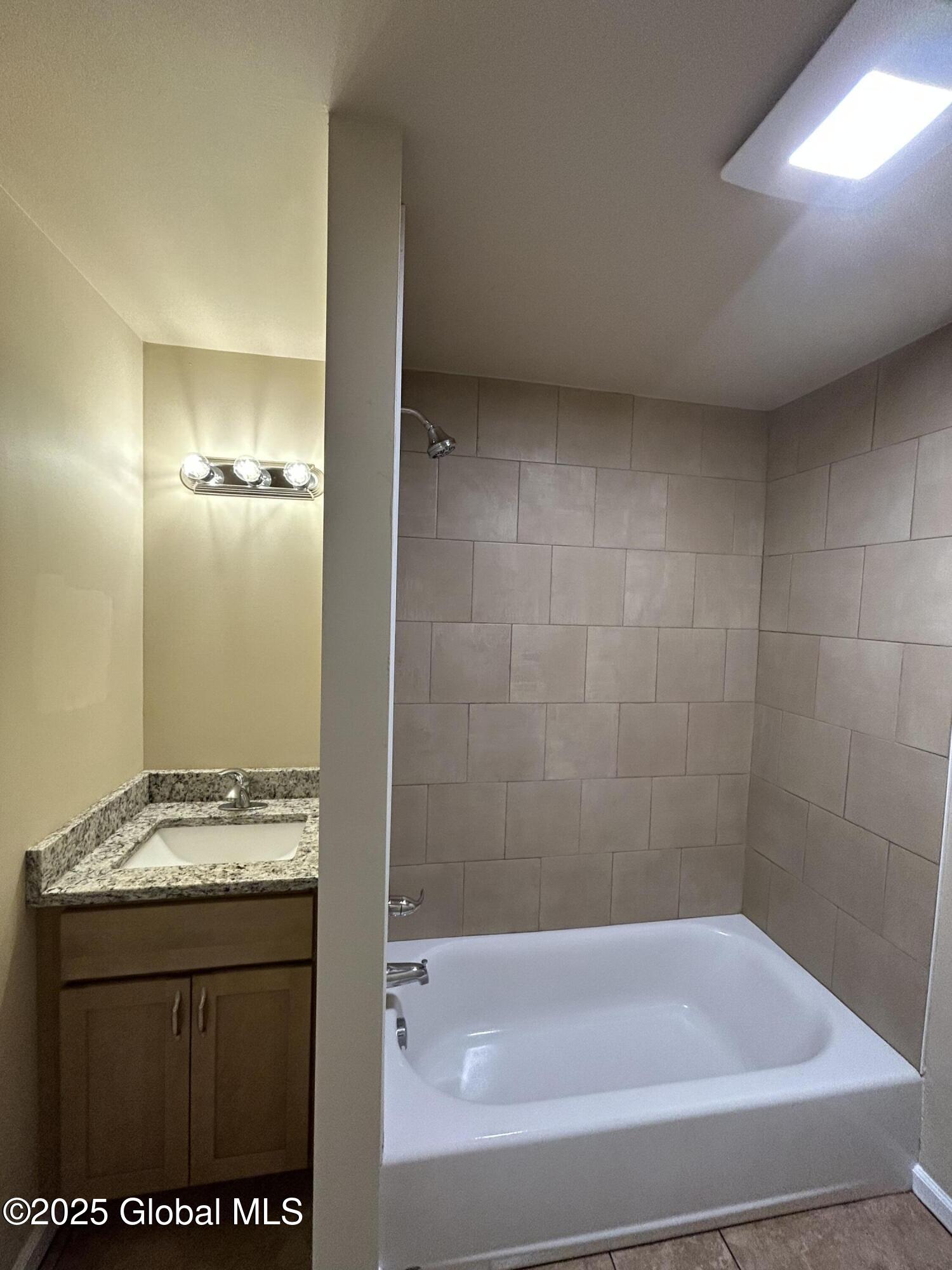 4209 Menga Drive Schenectady, NY 12304 - Photo 9 of 14 IMG_7822