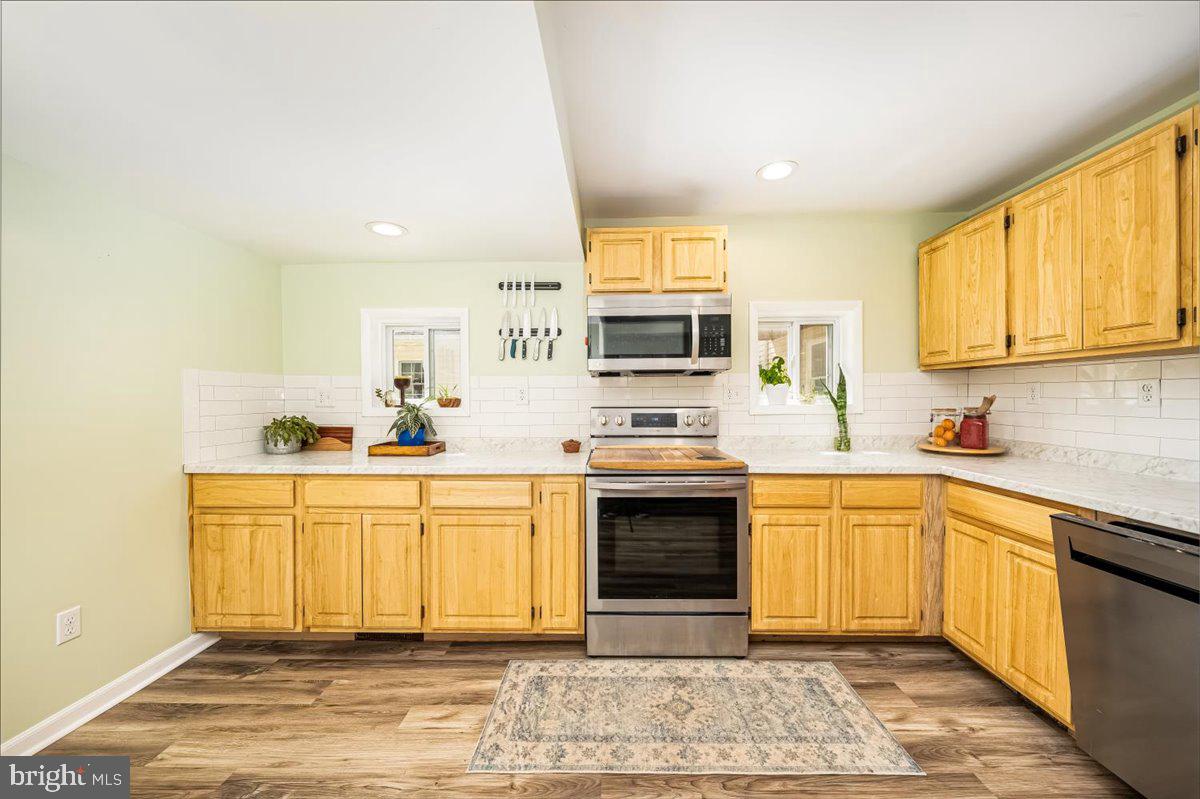 11 Mt Hebron Road Keedysville, MD 21756 - Photo 11 of 94