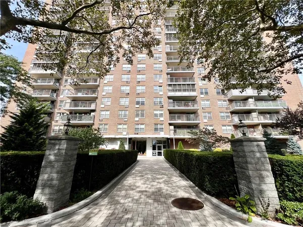 $380,000 | 2652 Cropsey Avenue, Unit 2F | Gravesend