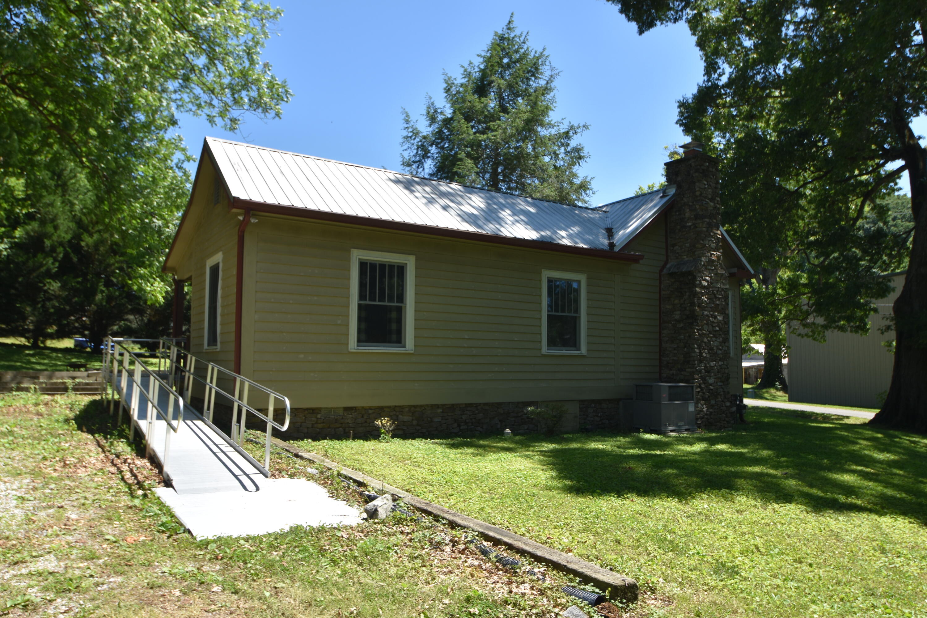 192 Gray Street Ringgold, GA 30736 - Photo 5 of 28 DSC_0365